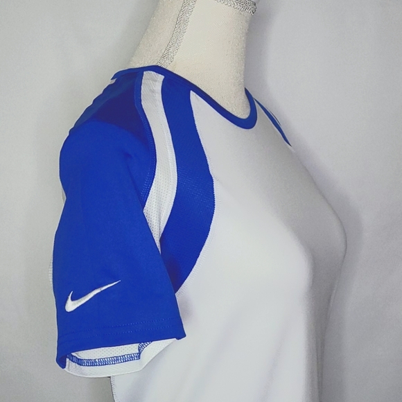 💰NWT! NIKE ▪︎ WOMEN'S DRI-FIT T-SHIRT ▪︎ SIZE M - Picture 4 of 9